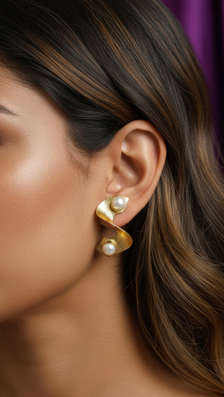 Spiral pearl earrings