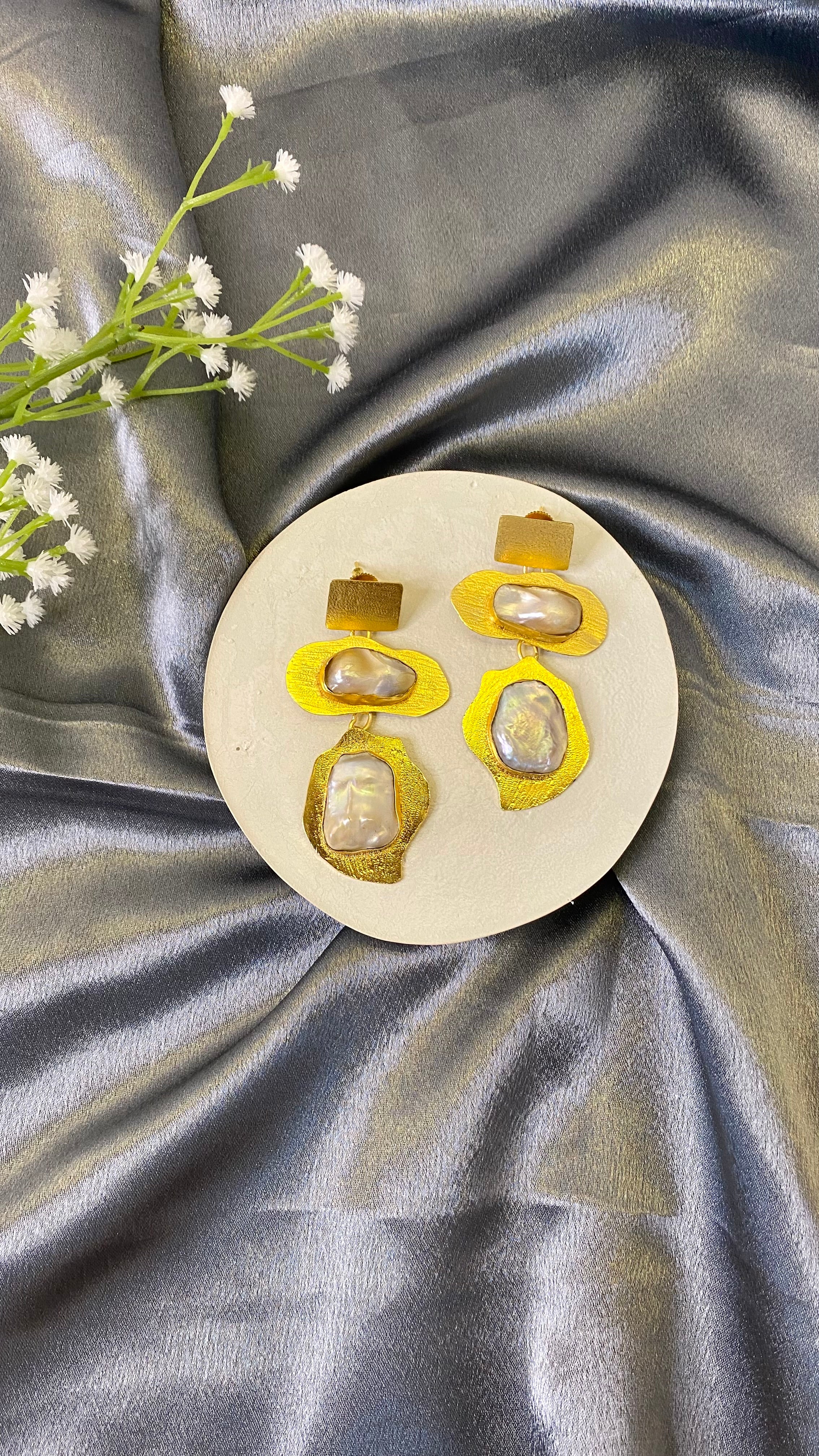 Pearl dynasty earrings